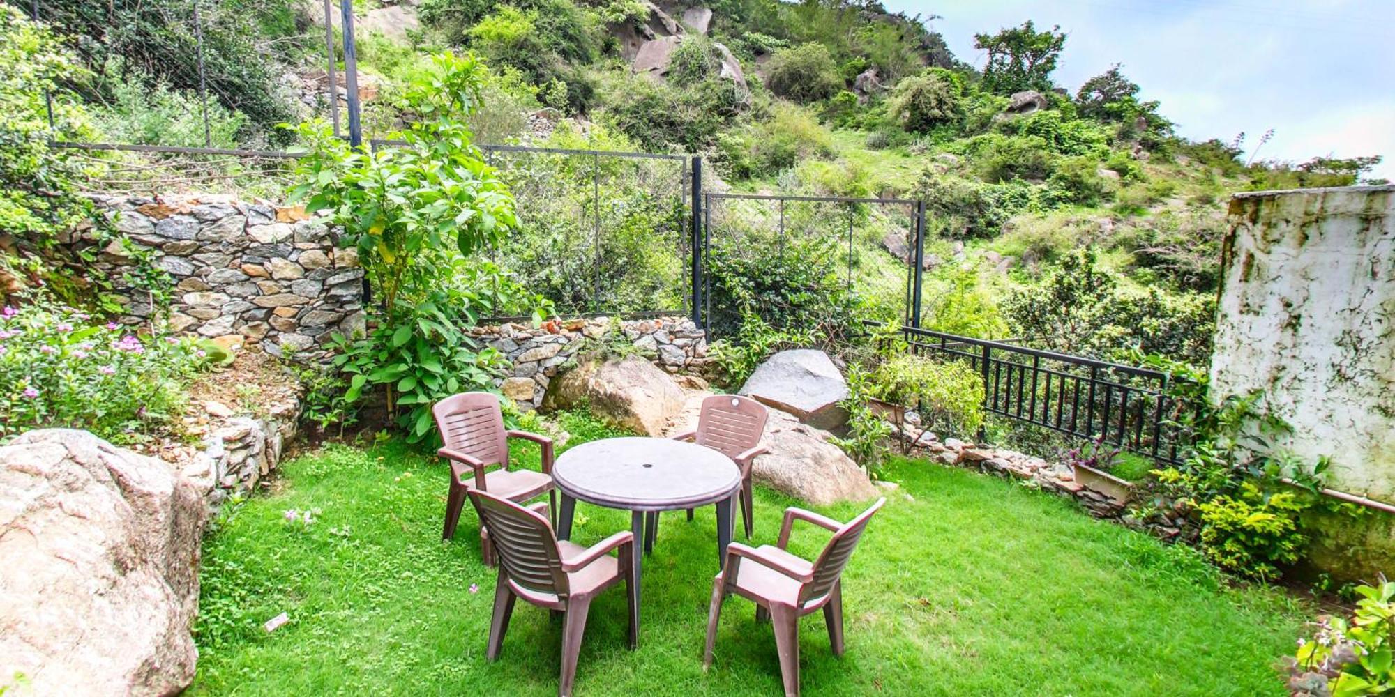 Bed and Breakfast Shikhar Bunglow - A Stunning Valley View Bungalow In Маунт-Абу Экстерьер фото